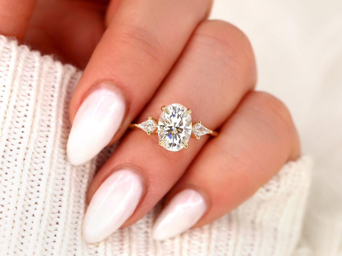Stunning 2.5 CT Oval Moissanite Engagement Ring with Three Stone Design 6