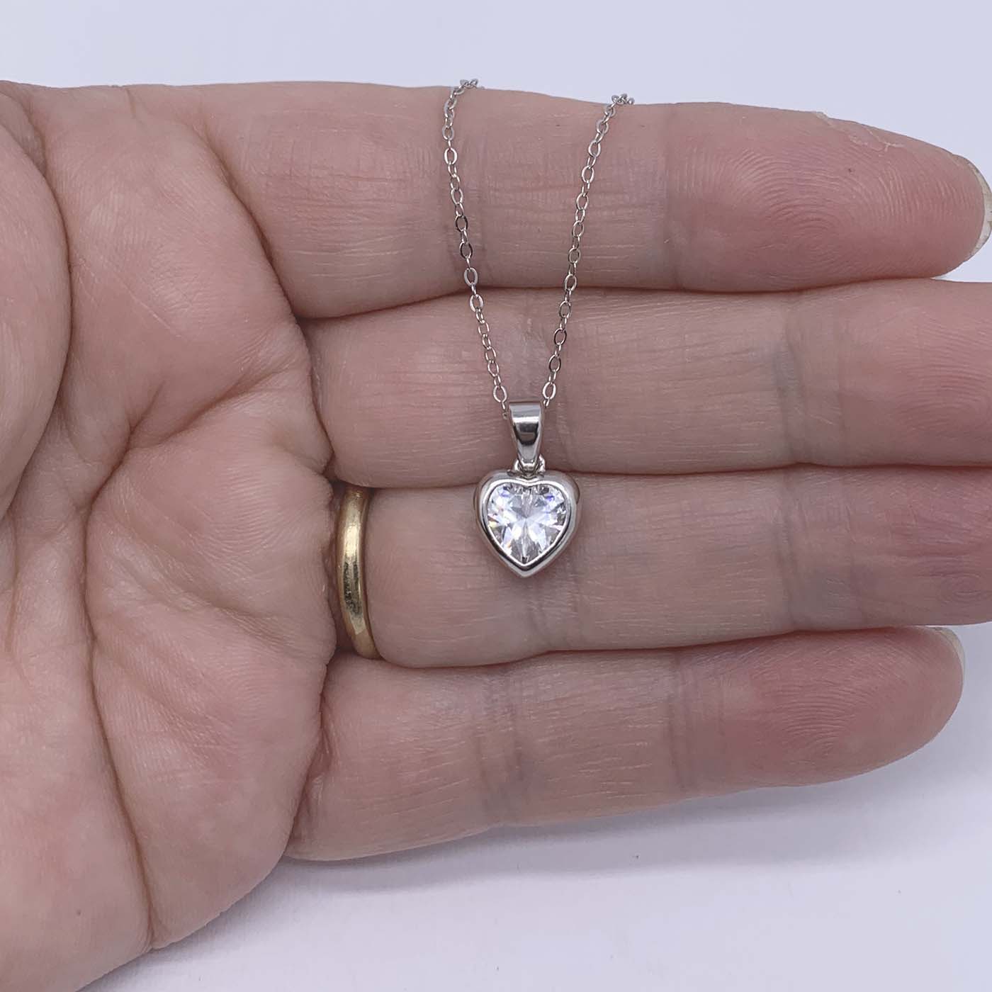 Round Cut Cubic Zirconia in 925 Sterling Silver Necklace 1