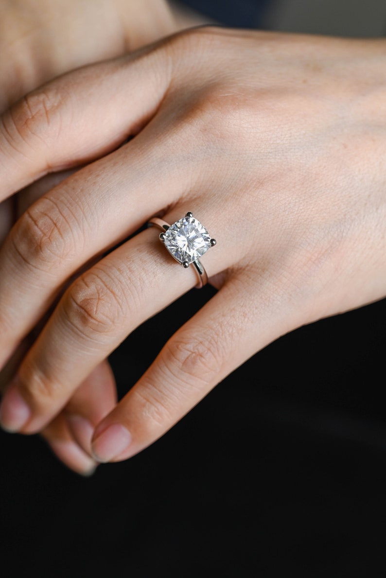 Stunning 1.0 - 2.0 CT Cushion Moissanite Engagement Ring With Solitaire Design 4