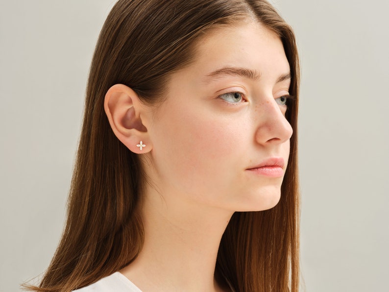 0.50 TCW Marquise Cut Moissanite Stud Earrings in Gold 6