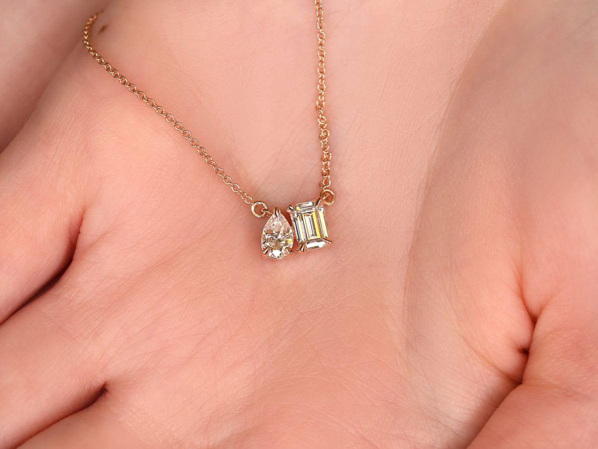 0.50 CT Emerald & Pear Moissanite Diamond Two Stone Pendant Necklace in Solid Gold 3