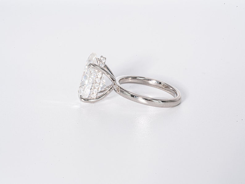 Stunning 5.0 CT Pear Cut Moissanite Engagement Ring with Hidden Halo Design 2