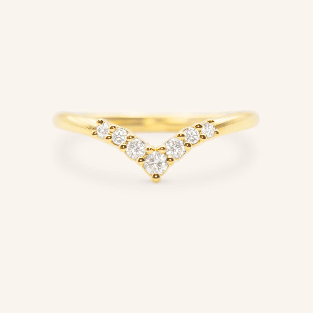Stunning 0.2 TCW Round Moissanite Stones  Curved Wedding Bands 1