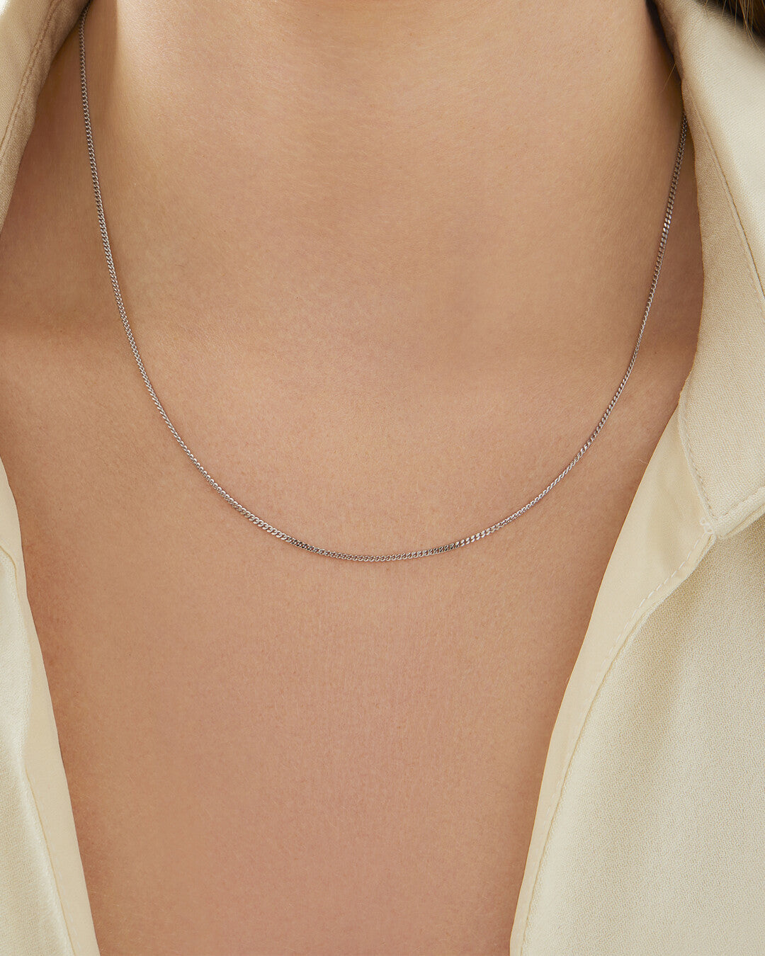 Round Cut Cubic Zirconia in 925 Sterling Silver Necklace 4