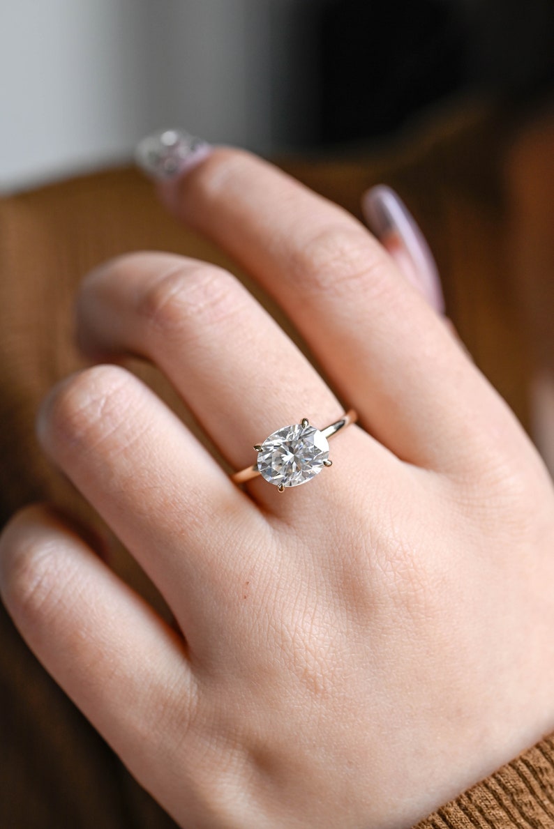 Stunning 1.0 - 2.0 CT Oval Moissanite Engagement Ring with Solitaire Design 4
