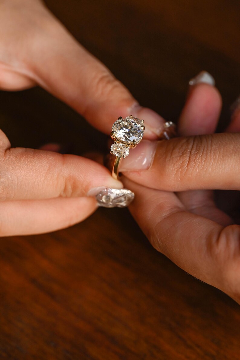 Stunning 1.0 - 2.0 CT Oval Moissanite Engagement Ring with Three Stone Design 2