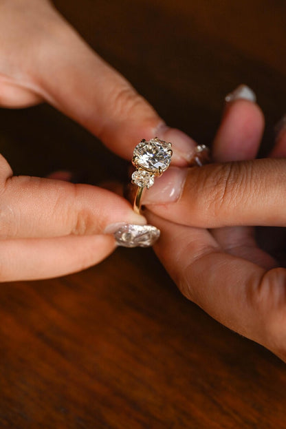 Stunning 1.0 - 2.0 CT Oval Moissanite Engagement Ring with Three Stone Design 2