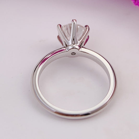 Stunning 1.50 CT Round Cut Moissanite Engagement Ring with Solitaire Design 2