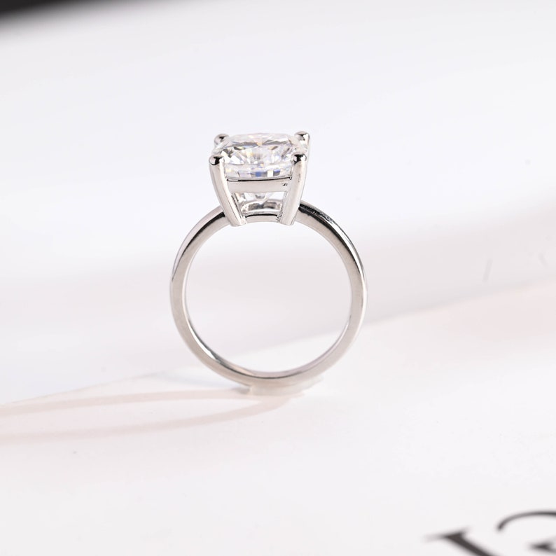 Stunning 1.0 - 2.0 CT Cushion Moissanite Engagement Ring With Solitaire Design 8