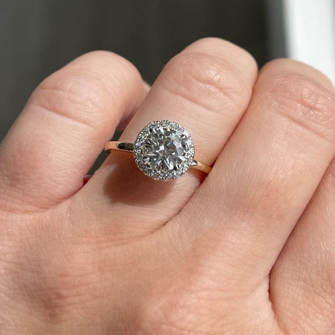 Stunning 1.01 CT Round Moissanite Engagement Ring with Halo Design 2