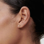 Tiny Flower Studs Earrings in Gold 1
