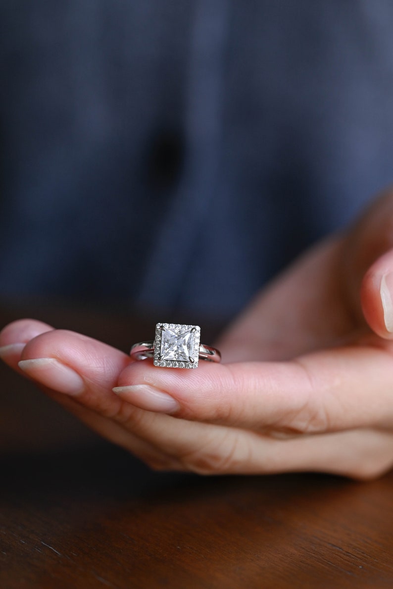 Stunning 1.0 - 2.0 CT Princess Moissanite Engagement Ring with Halo Design 2