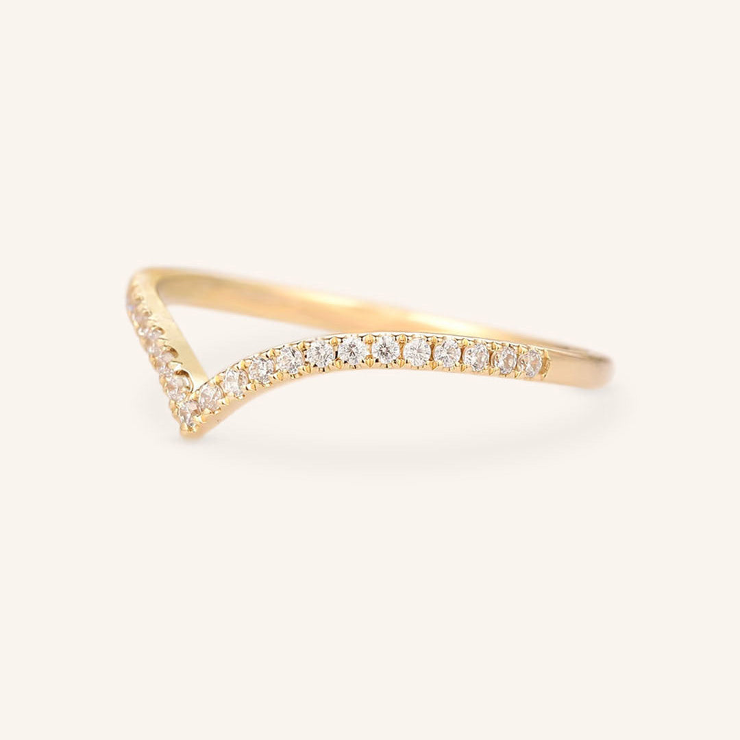Stunning 0.3 TCW Round Moissanite Stones Curved Wedding Band 2