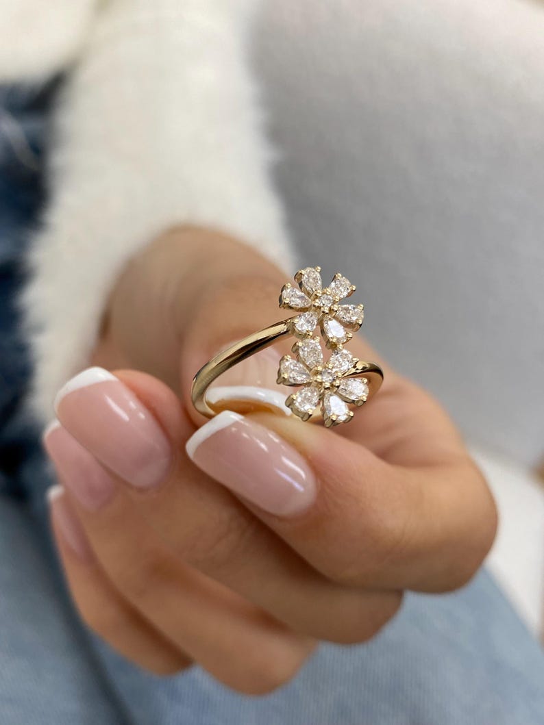 Stunning 0.71 CT Round & Pear Moissanite Stones Lifestyle Wedding Bands 8