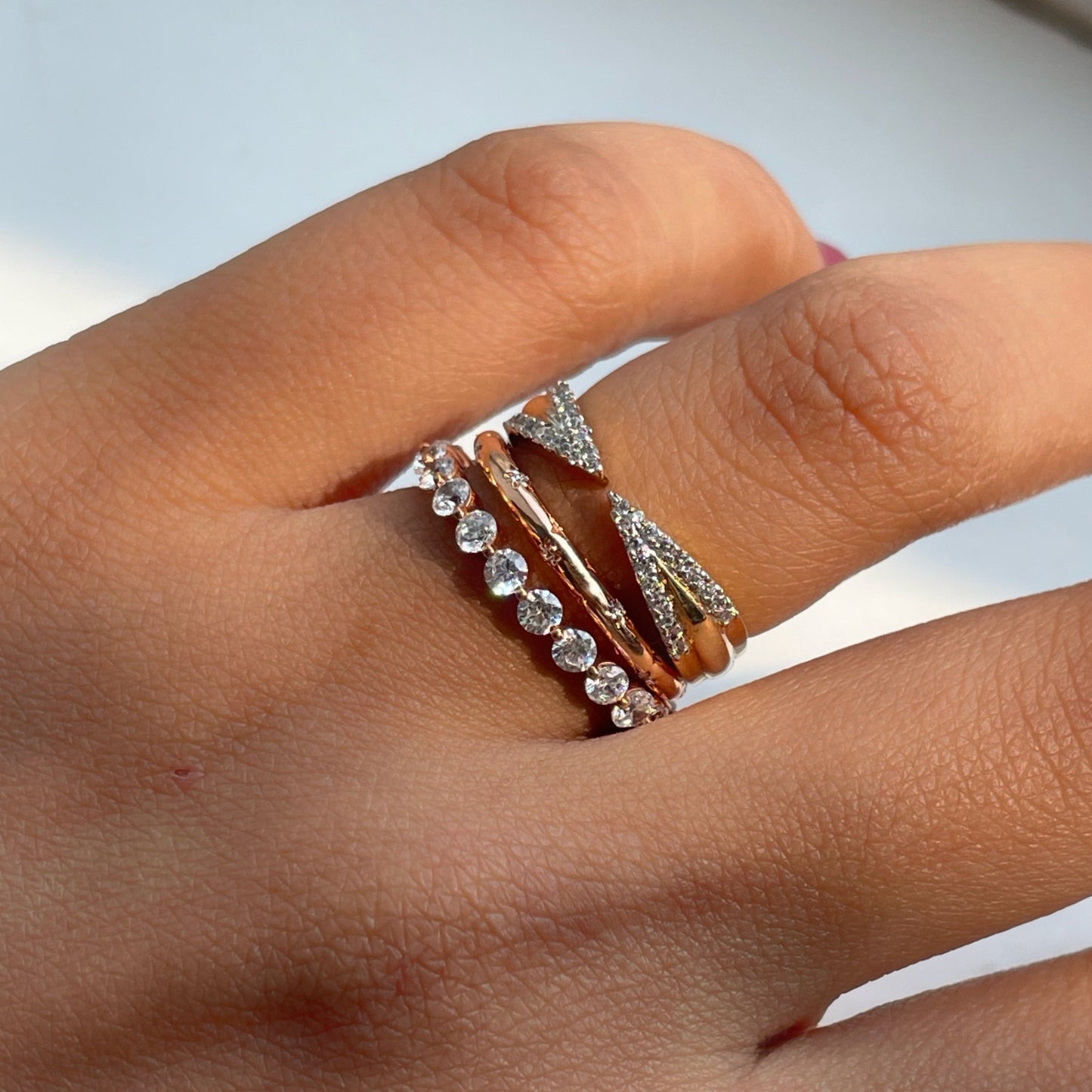 Stunning 0.10 TCW Round Moissanite Stones  Flash Wedding Bands 3