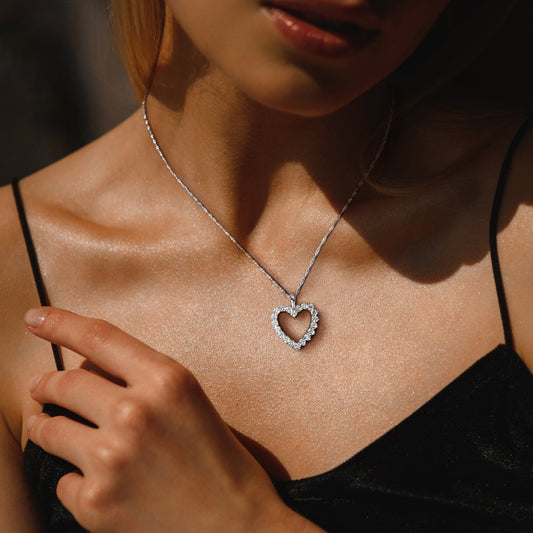 Round Cut Cubic Zirconia in 925 Sterling Silver Necklace 2