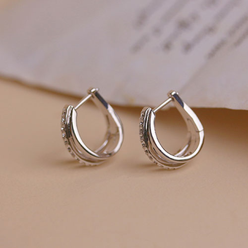 Round Cut Cubic Zirconia in 925 Sterling Silver Earrings 5