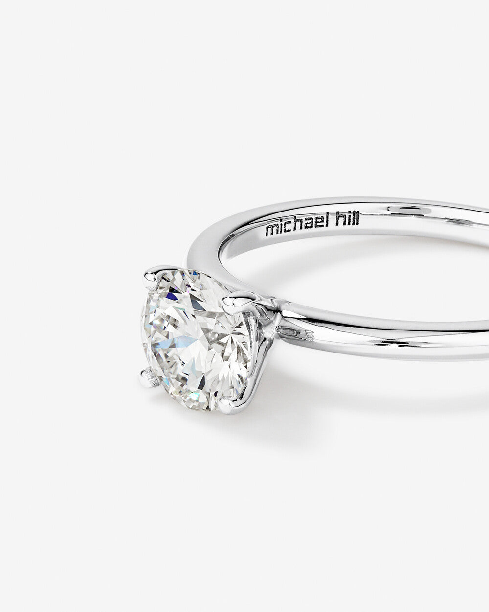 Stunning 1.0 CT Round Moissanite Solitaire Design Engagement Ring 3
