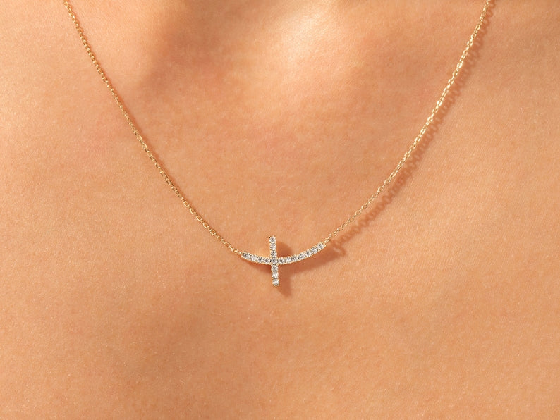 0.40 TCW Round Moissanite Diamond Cross Pendant Necklace in Solid Gold 4