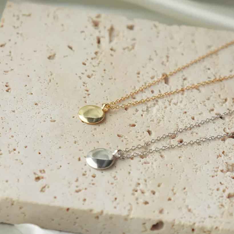 Round Cut Cubic Zirconia in 925 Sterling Silver Necklace 7