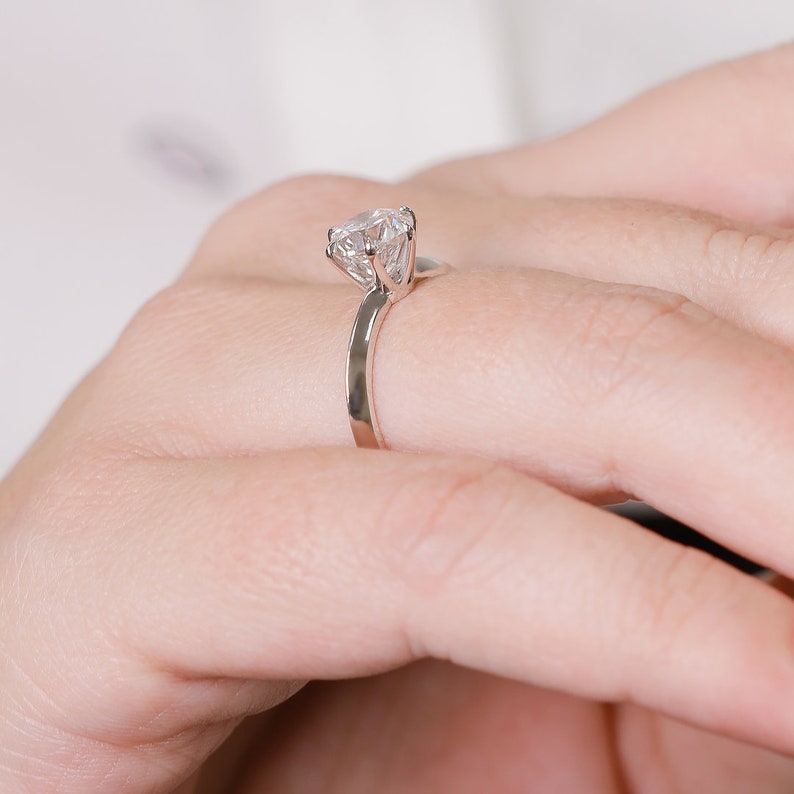 1.51 CT Round Solitaire F/VS2 Diamond Engagement Ring 4