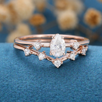 0.39 CT Pear Shaped Moissanite Solitaire Bridal Set 4