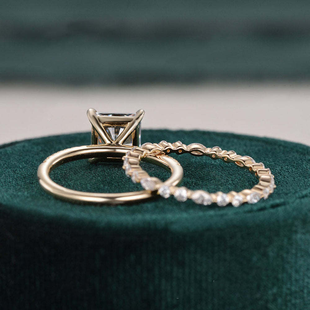 
                  
                    2.0 CT Princess Cut Solitaire Moissanite Bridal Ring Set
                  
                