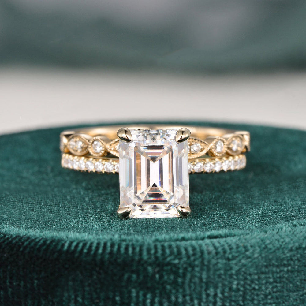 
                  
                    2.50 CT Emerald Cut Solitaire Style Moissanite Bridal Ring Set 4
                  
                