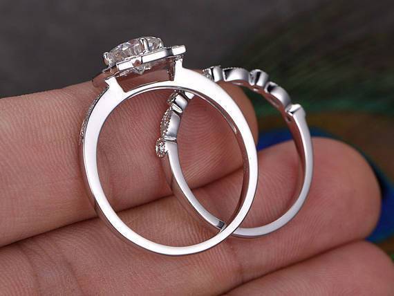 
                  
                    0.75 CT Round Vintage Style Moissanite Bridal Ring Set 5
                  
                