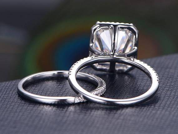 
                  
                    3.0 CT Radiant Cut Halo Style Moissanite Bridal Ring Set 4
                  
                