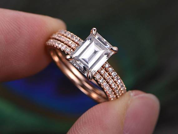 1.0 CT Emerald Cut Solitaire Moissanite Bridal Ring Set 1
