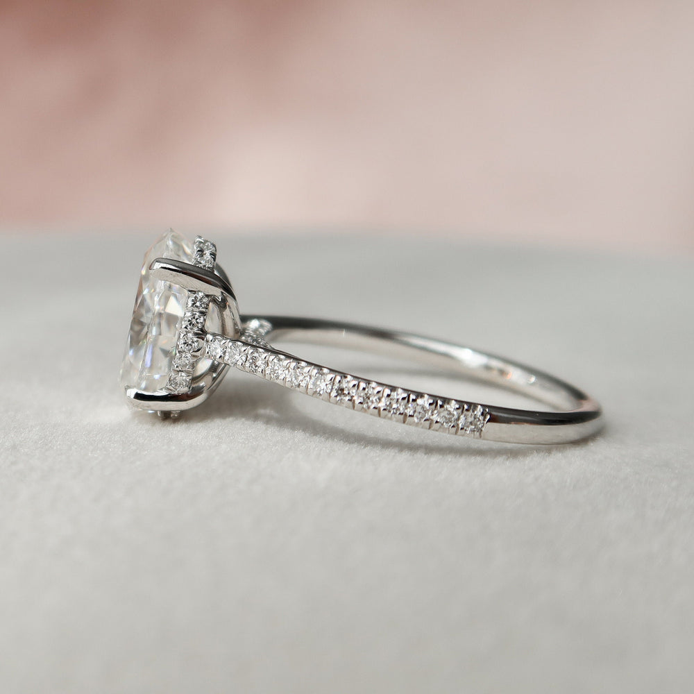 
                  
                    3.0 CT Oval Pave & Hidden Halo Setting Moissanite Engagement Ring
                  
                