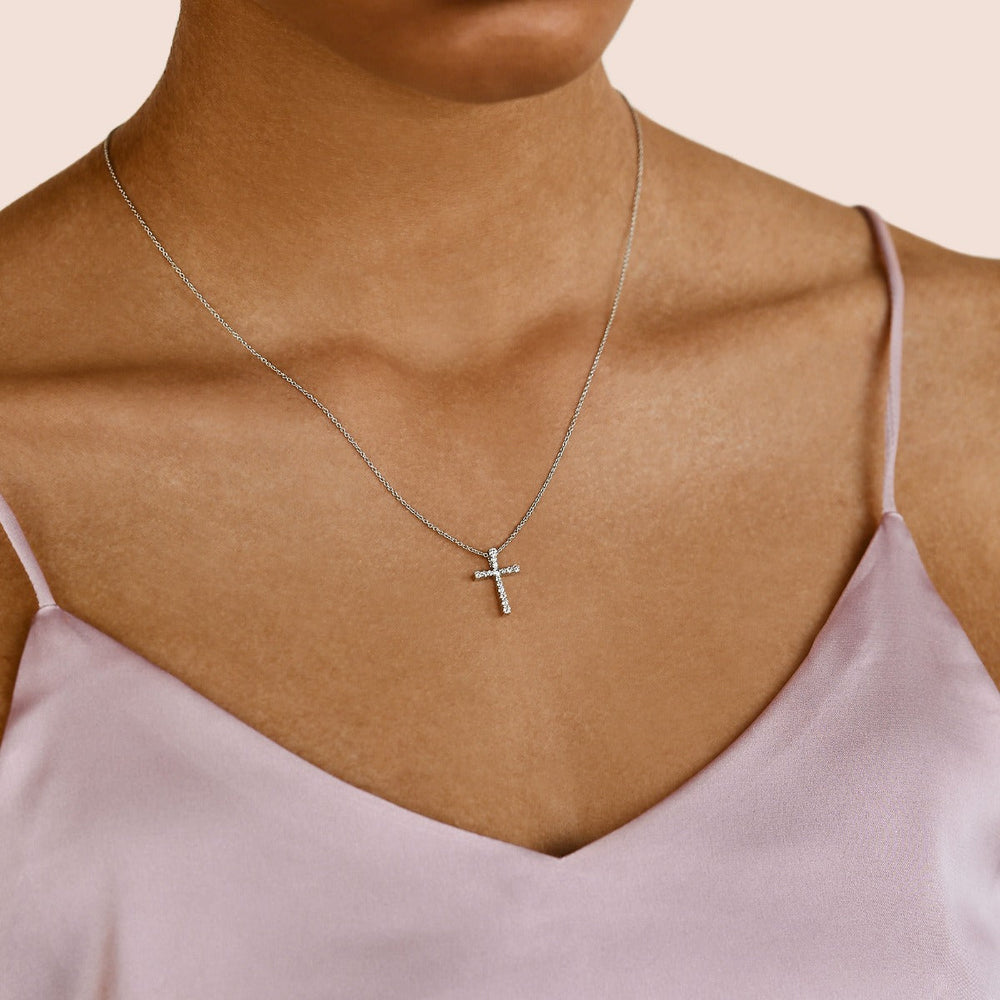 0.17 CT Round Cut Cross Pendant Moissanite Diamond Necklace 2