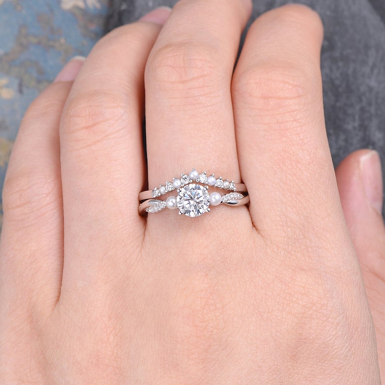 0.50 CT Round Twisted Pave Moissanite Bridal Ring Set 2