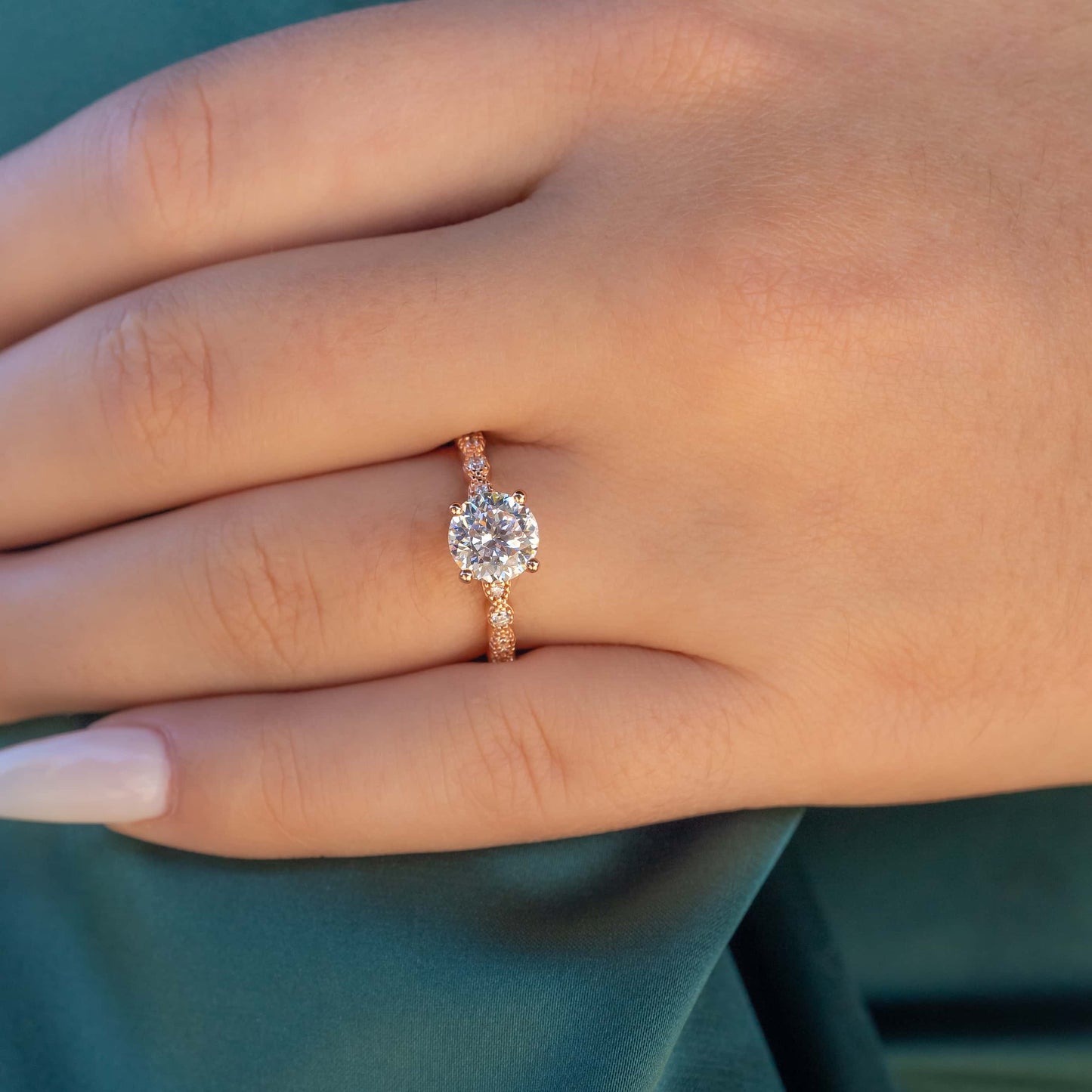 
                  
                    1.80 CT Round Cut Solitaire Moissanite Engagement Ring 8
                  
                