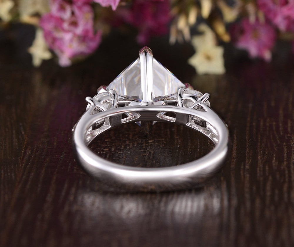 
                  
                    2.08 CT Princess Cut Three Stone Moissanite Engagement Ring 7
                  
                